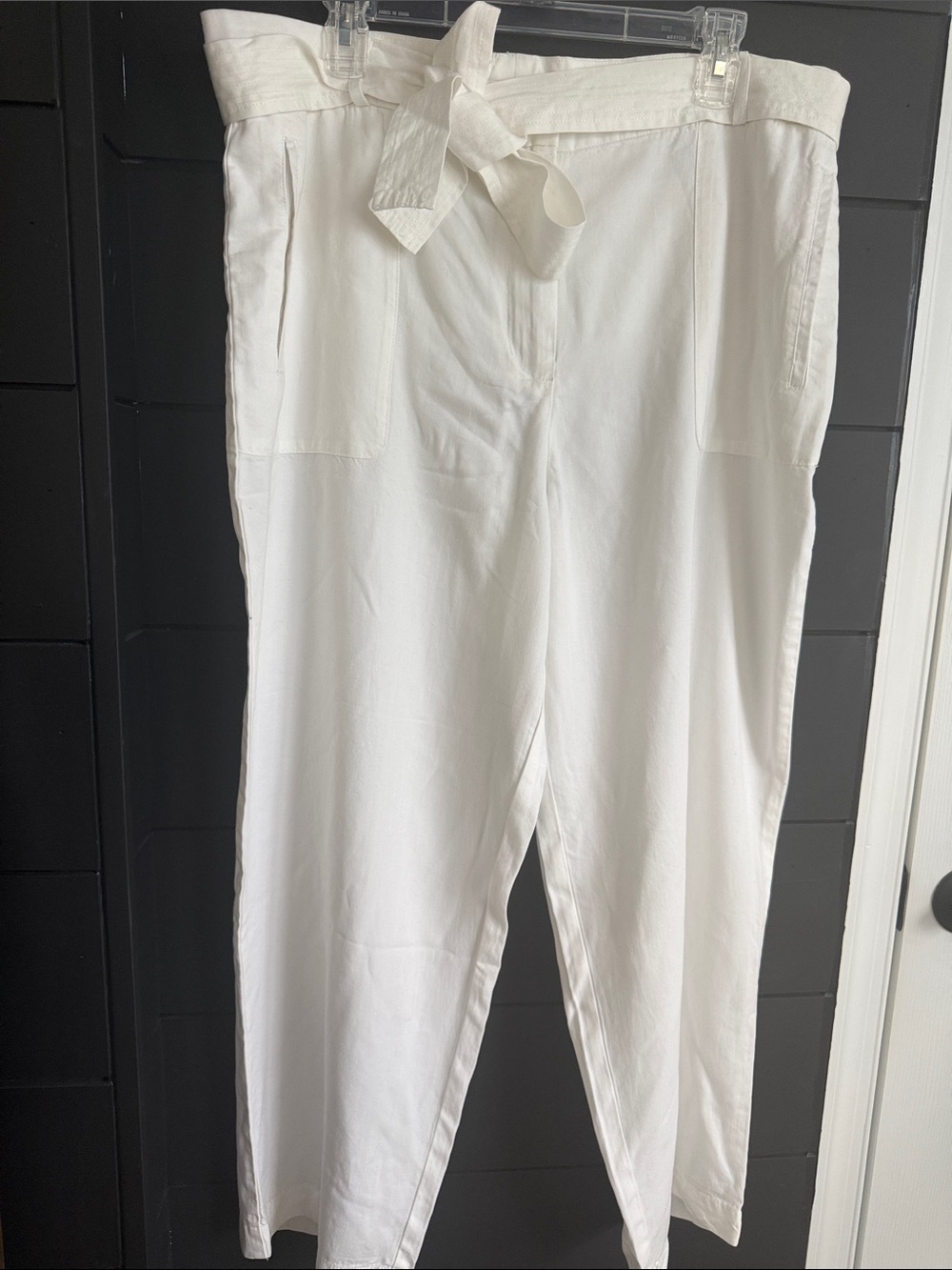 Saks Fifth Avenue White Pants Woman’s XL